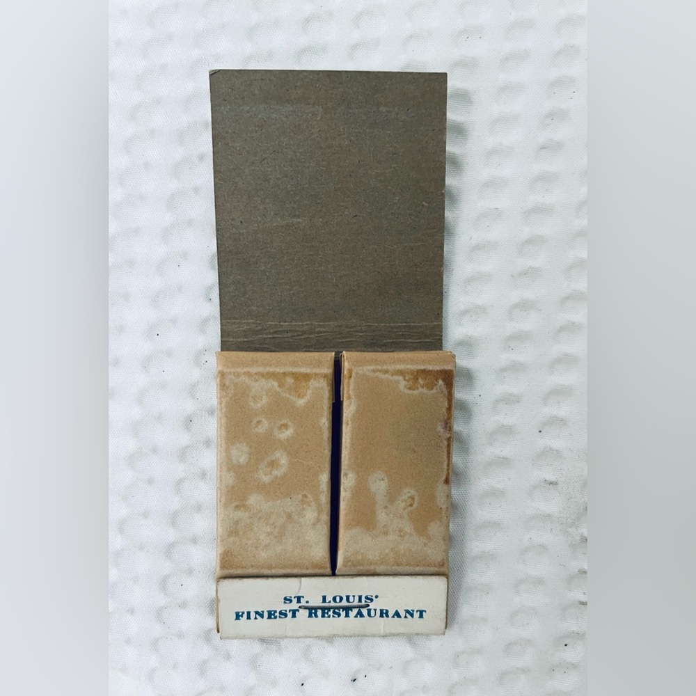 matchbook LE Chateau RARE GUM feature advertising matchbox Matchcover